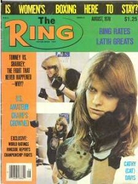© The Ring Magazine Box-Pionierin Cathy "Cat" Davis am Cover des Boxmagazins "The Ring"